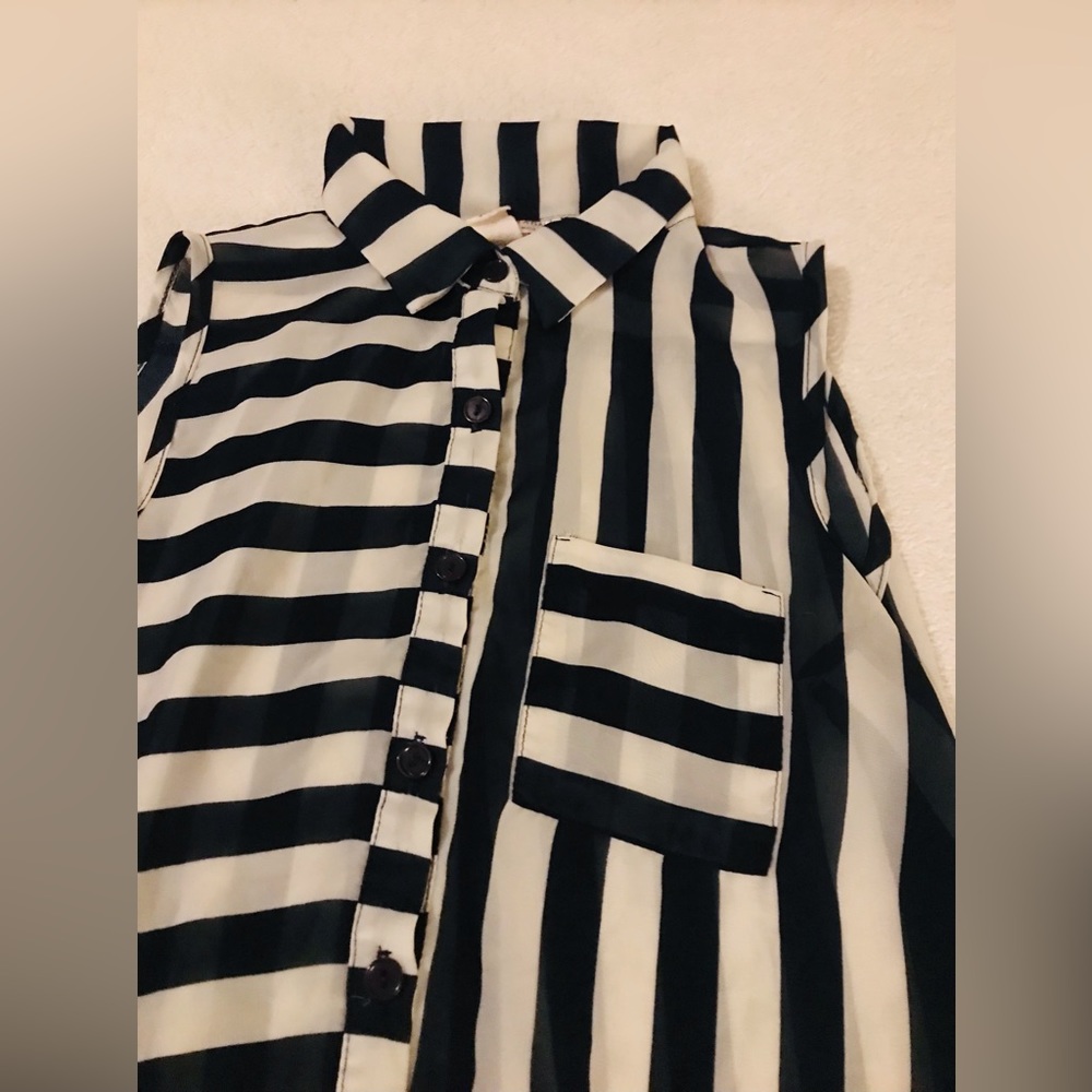 Shirt - Picture 3 of 4